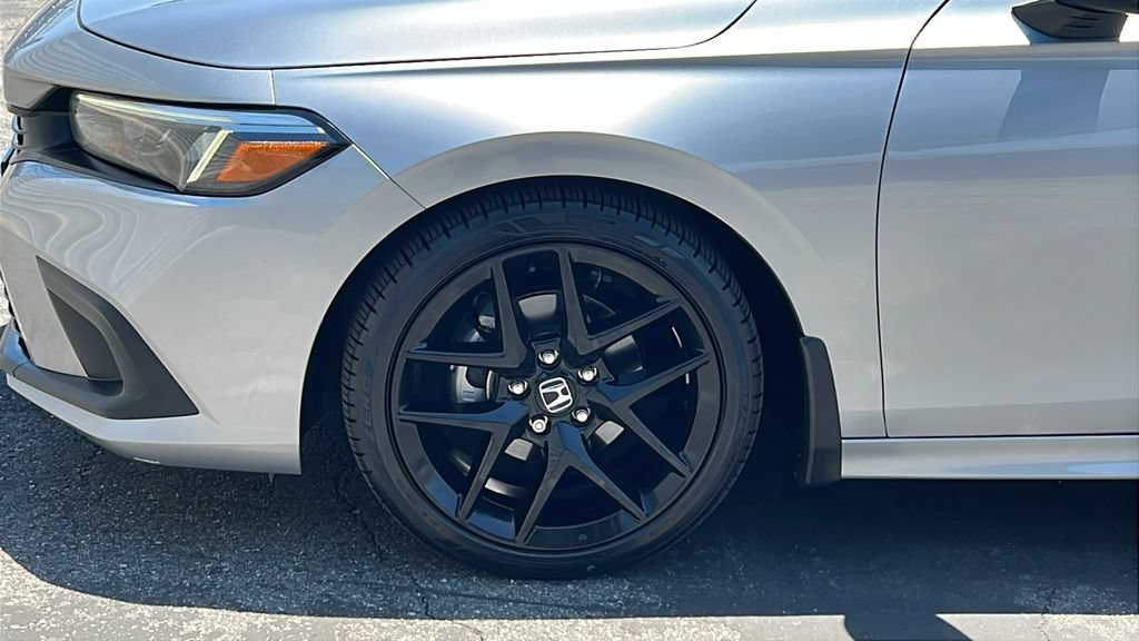 Used 2023 Honda Civic Sport image 8