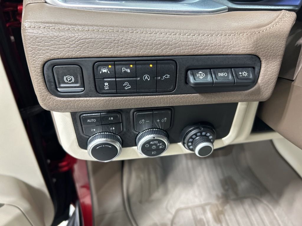 Used 2021 GMC Yukon Denali AWD/4WD image 14