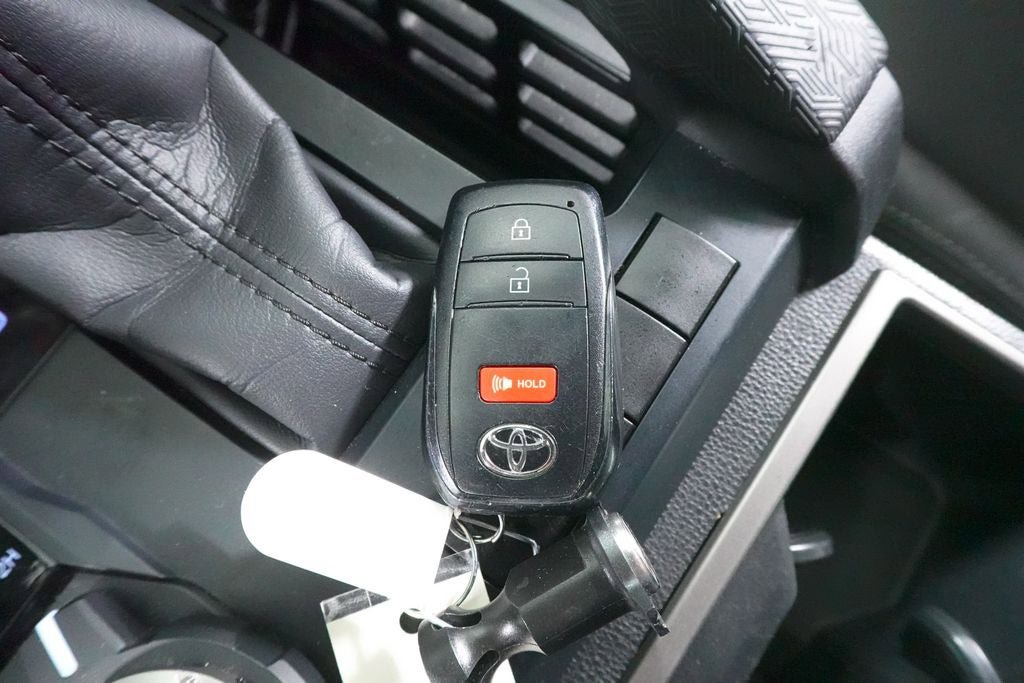 Used 2024 Toyota Tacoma SR5 AWD/4WD image 21