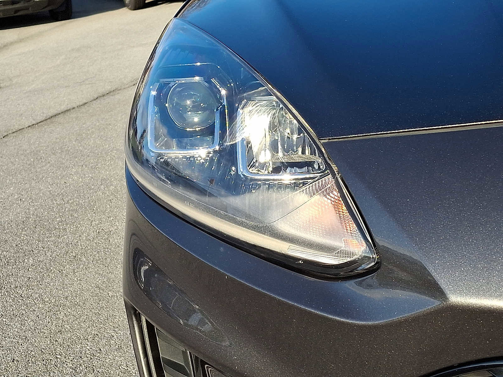 Certified 2020 Ford Escape SE Sport image 9