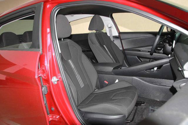 Used 2024 Hyundai Elantra Blue FWD image 25
