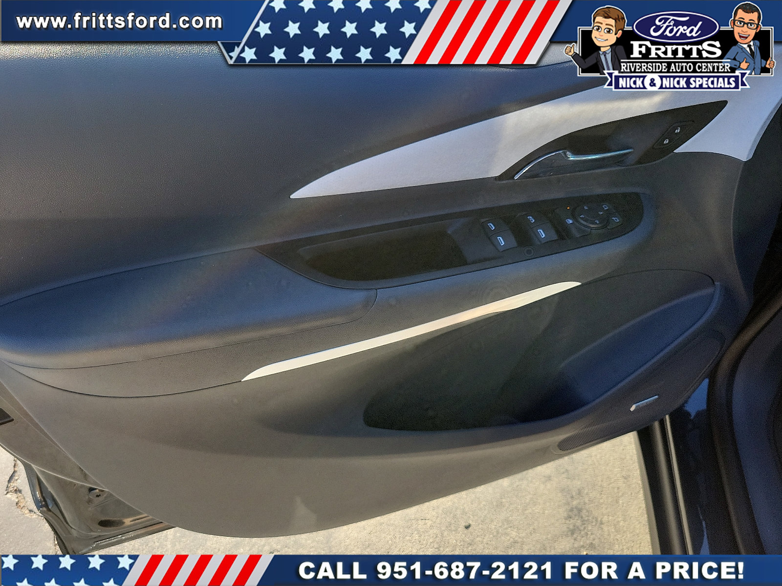 Used 2019 Chevrolet Bolt Premier w/ Infotainment Package FWD image 12