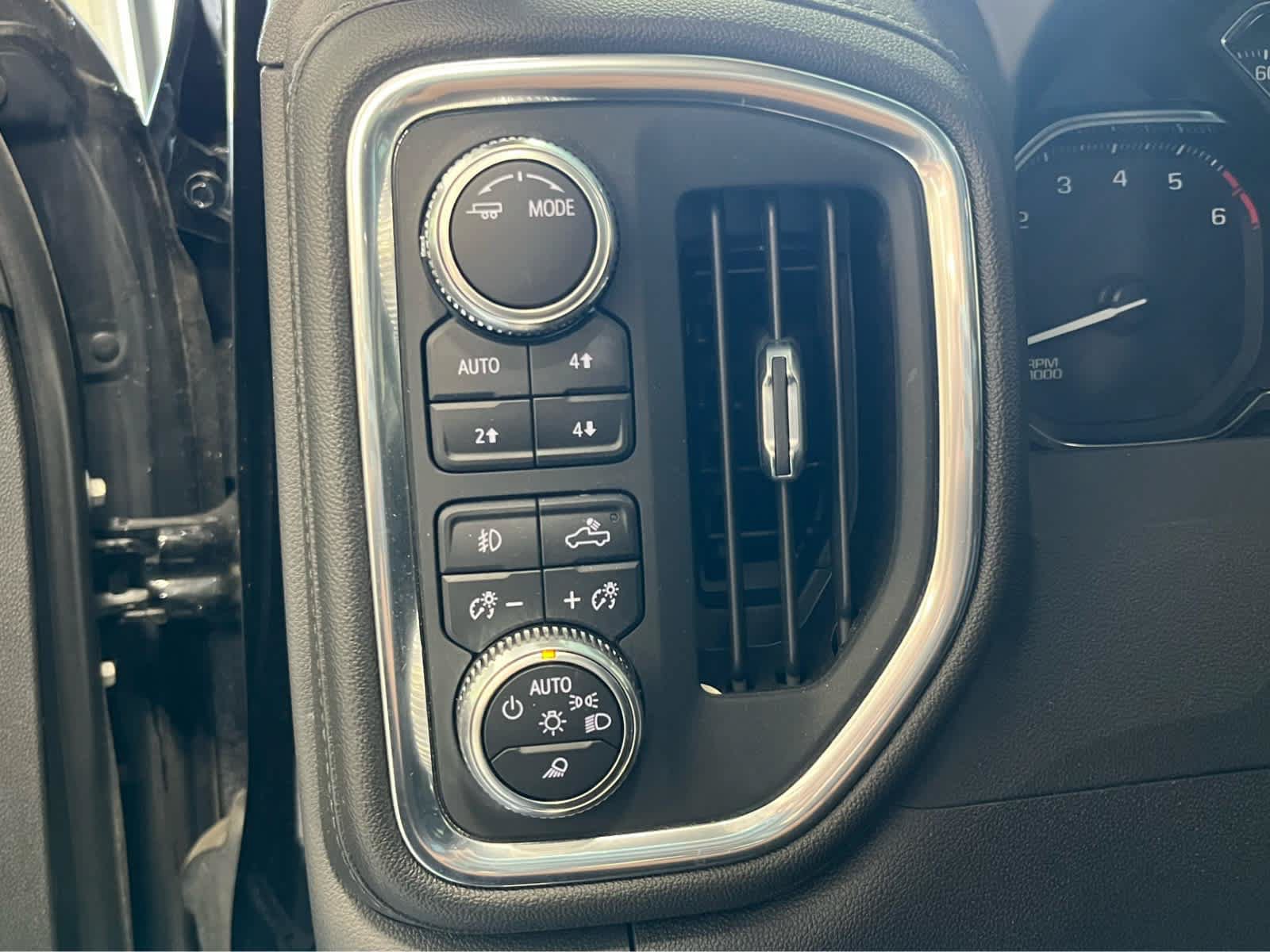 Used 2022 GMC Sierra 1500 SLT w/ SLT Premium Package AWD/4WD image 33