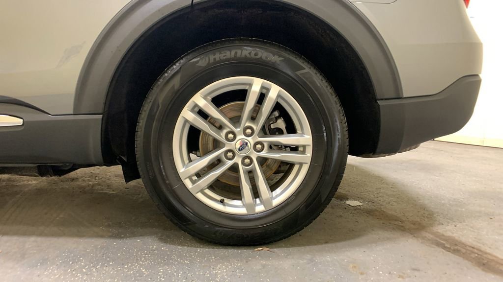 Certified 2023 Ford Explorer XLT w/ Class IV Trailer Tow Package image 26