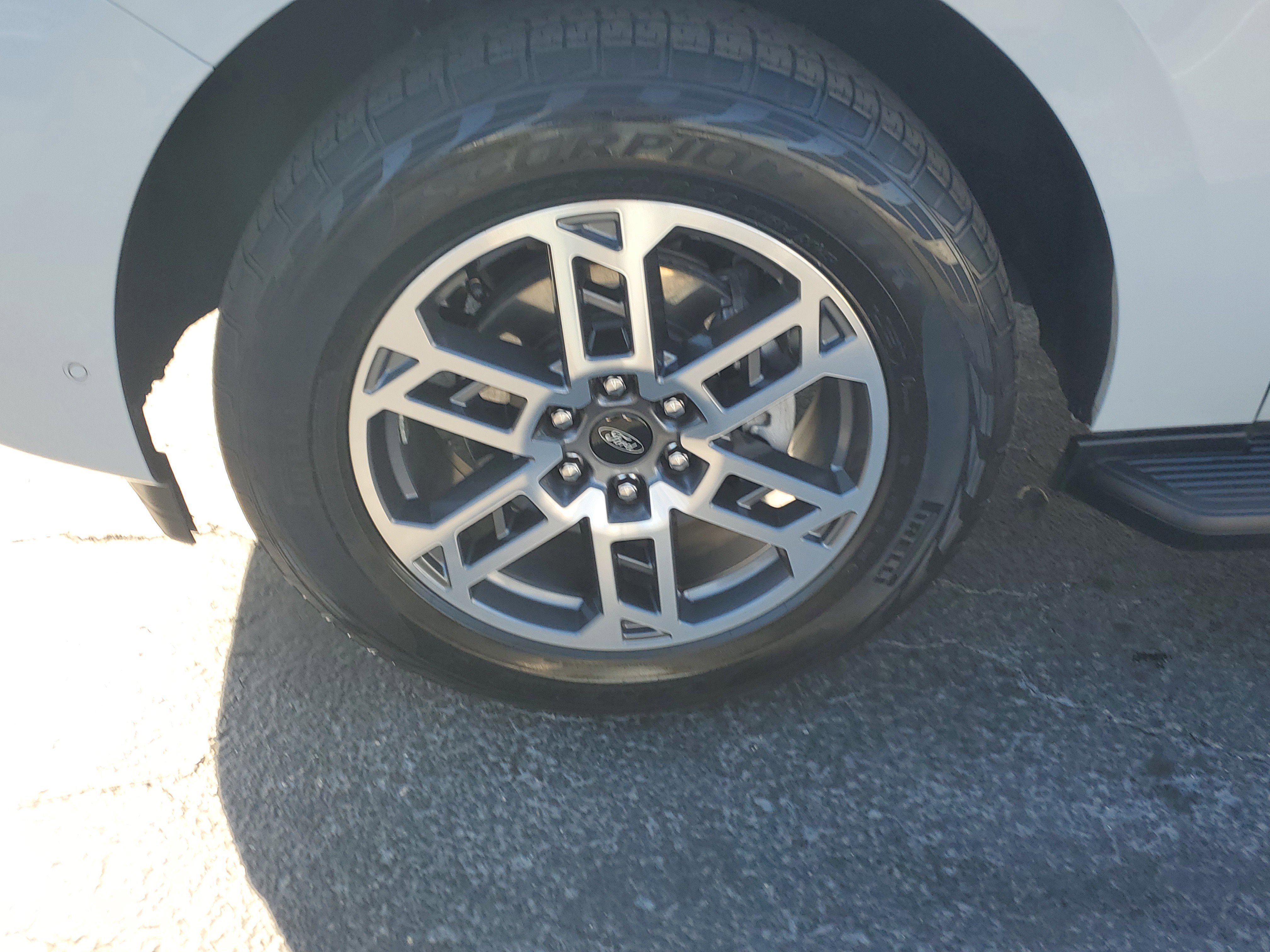 Certified 2025 Ford Expedition Active image 9