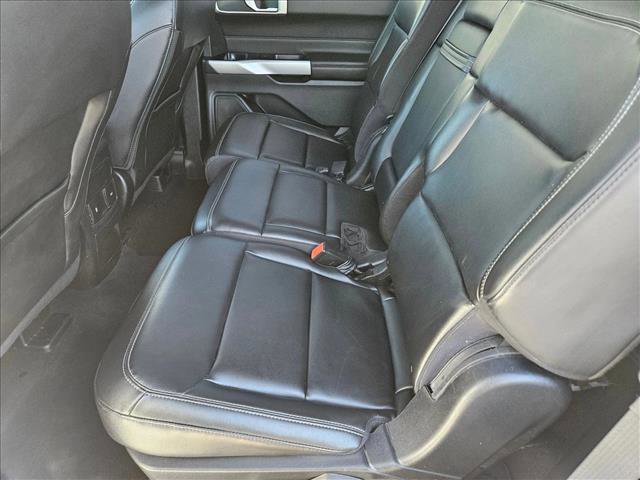Certified 2023 Ford Explorer XLT w/ Equipment Group 202A RWD image 17