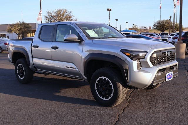 Used 2024 Toyota Tacoma TRD Off-Road image 10