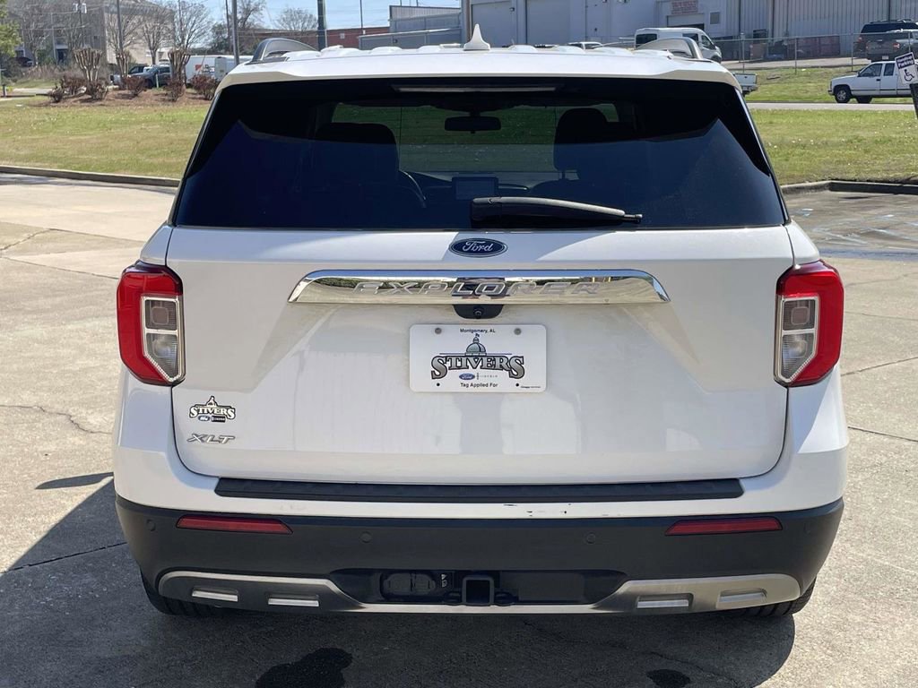 Certified 2022 Ford Explorer XLT w/ Equipment Group 202A image 4