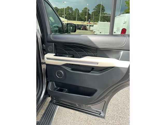 Certified 2021 Ford Expedition Platinum RWD image 8