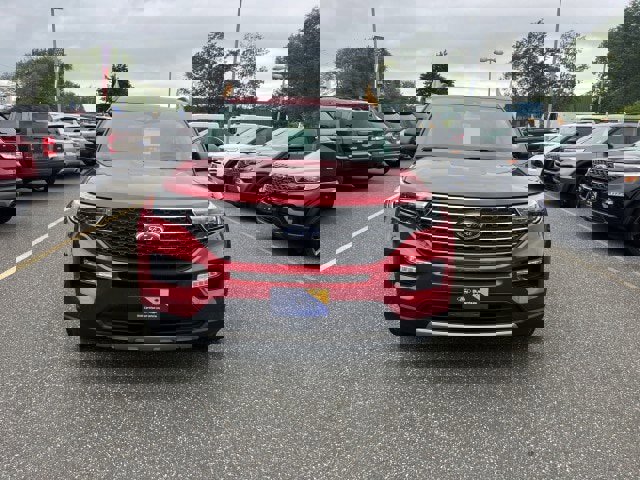 Certified 2022 Ford Explorer XLT w/ Equipment Group 202A image 6