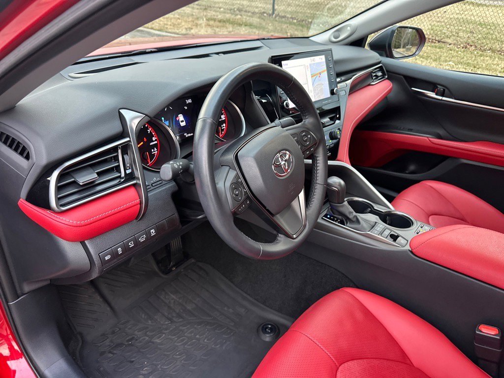 Used 2021 Toyota Camry XSE image 11