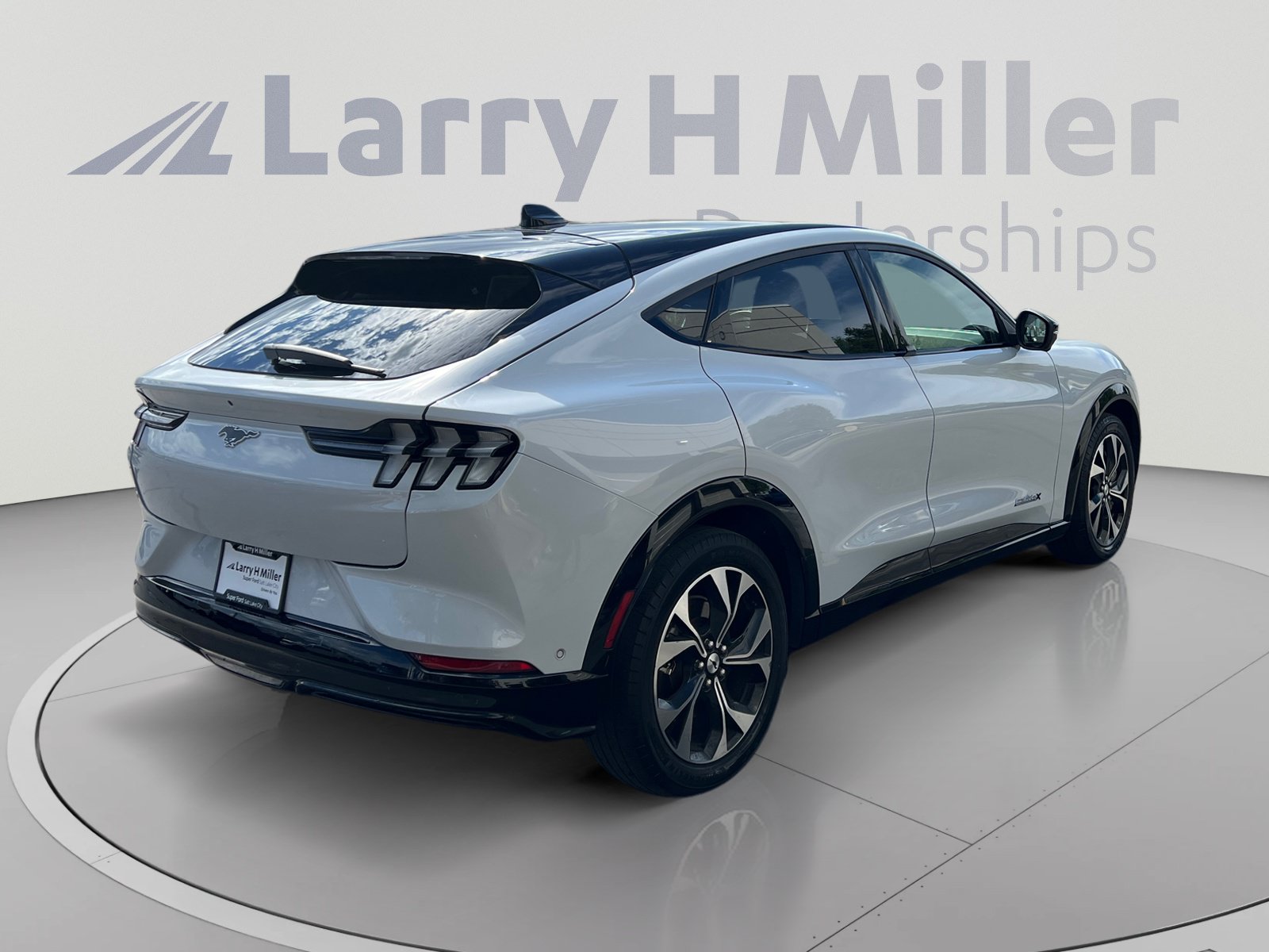 Certified 2023 Ford Mustang Mach-E Premium AWD/4WD image 5