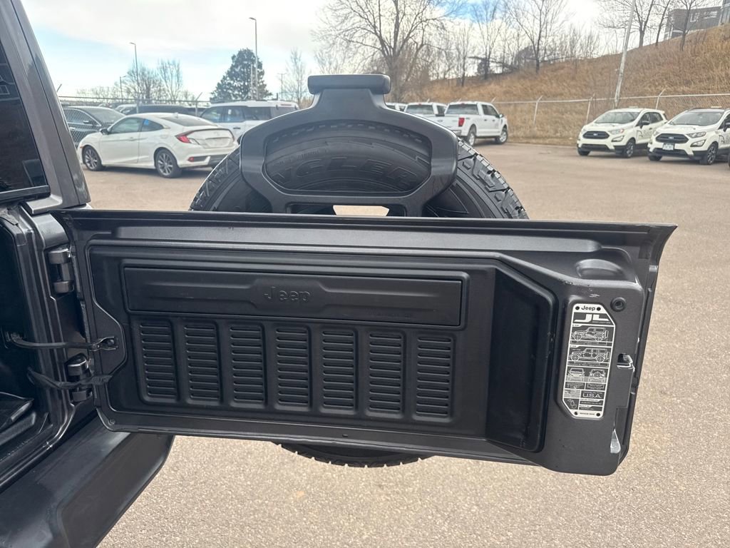 Used 2022 Jeep Wrangler Unlimited Sahara w/ LED Lighting Group image 12