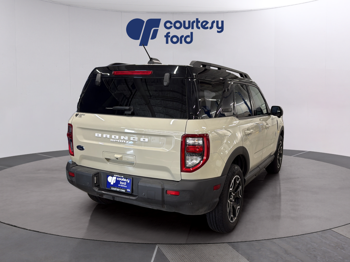 Certified 2025 Ford Bronco Sport Outer Banks w/ Outer Banks Tech Package+ AWD/4WD image 7