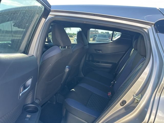 Used 2020 Toyota C-HR XLE FWD image 28