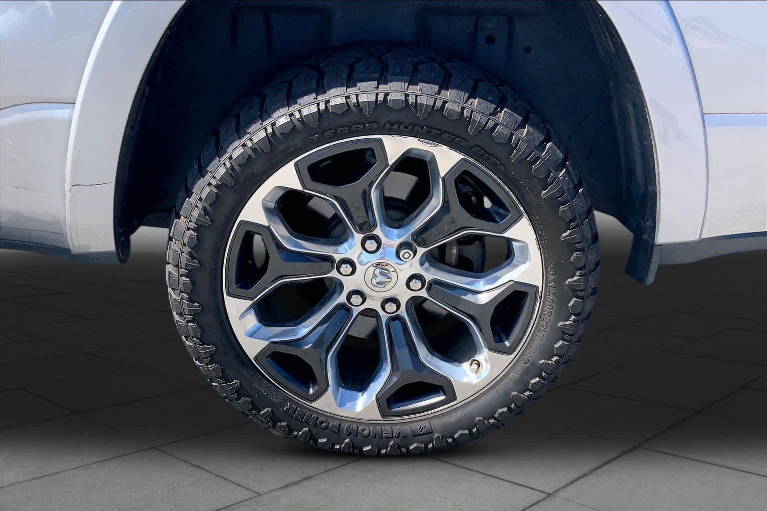 Used 2022 RAM 1500 Limited AWD/4WD image 10