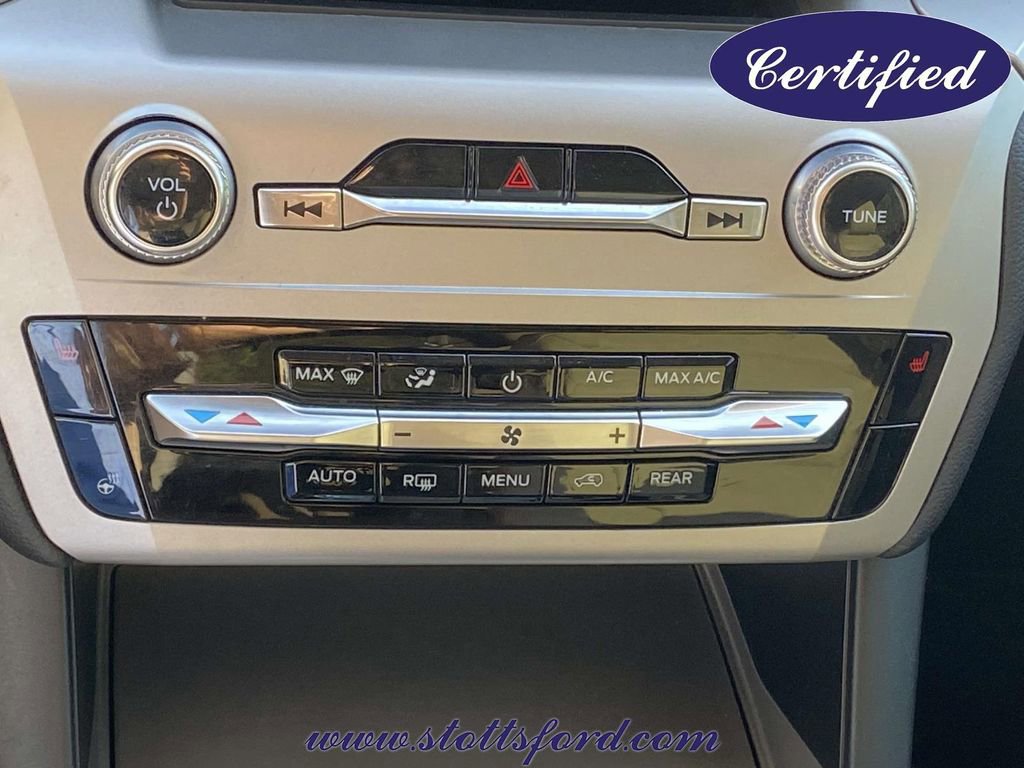 Certified 2022 Ford Explorer XLT w/ Equipment Group 202A image 29