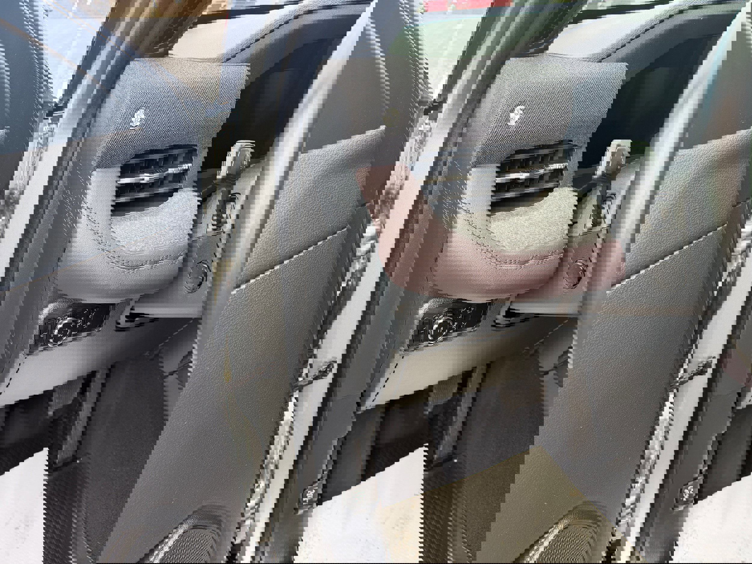 Certified 2025 Ford Explorer Platinum w/ Ultimate Package image 23