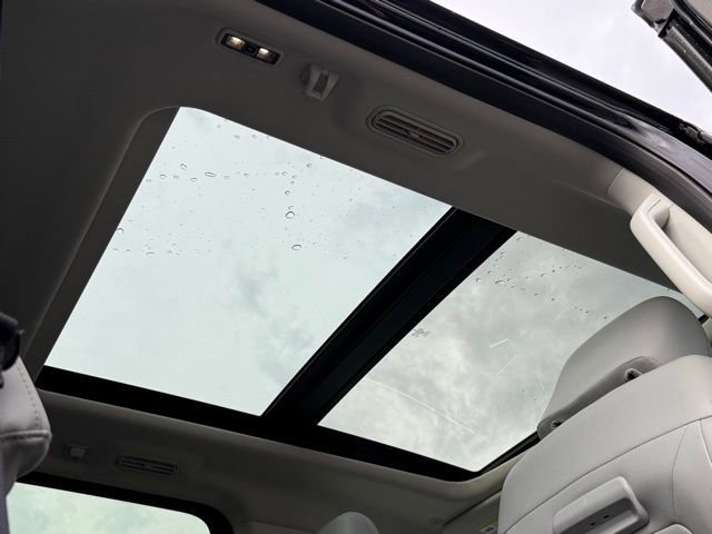 Certified 2025 Ford Expedition Platinum image 18