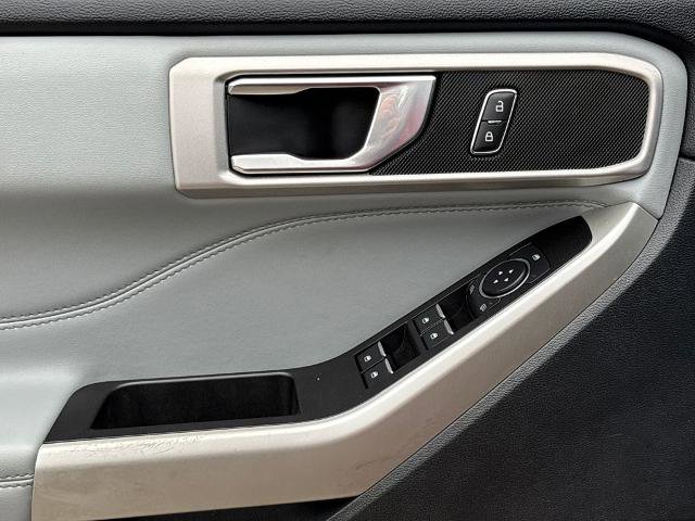 Certified 2022 Ford Explorer XLT w/ Equipment Group 202A image 17