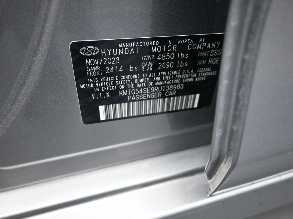 Used 2024 Genesis G70 3.3T Advanced w/ Sport Prestige Package image 19