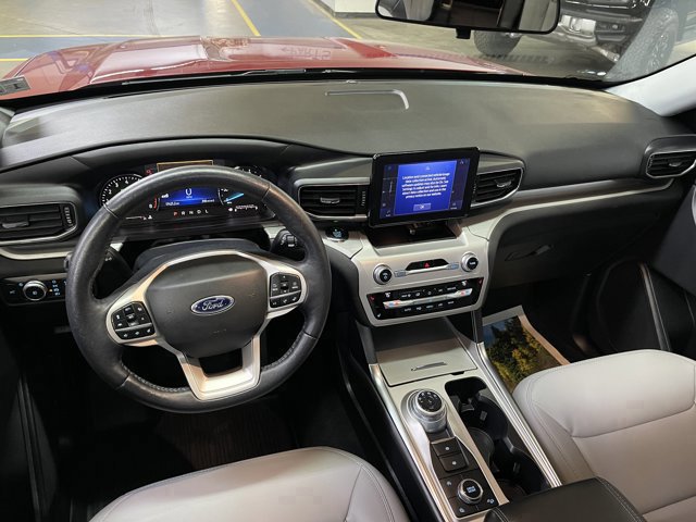 Certified 2021 Ford Explorer XLT w/ Equipment Group 202A image 13