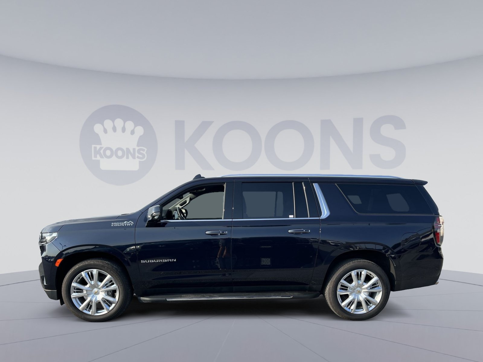 Used 2022 Chevrolet Suburban High Country w/ Max Trailering Package AWD/4WD image 2
