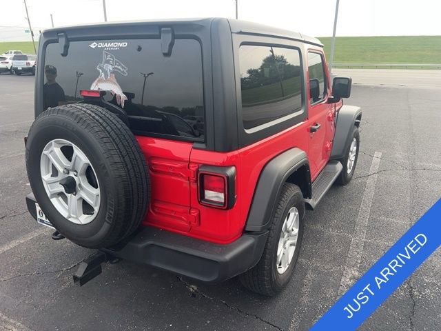 Used 2022 Jeep Wrangler Sport AWD/4WD image 3