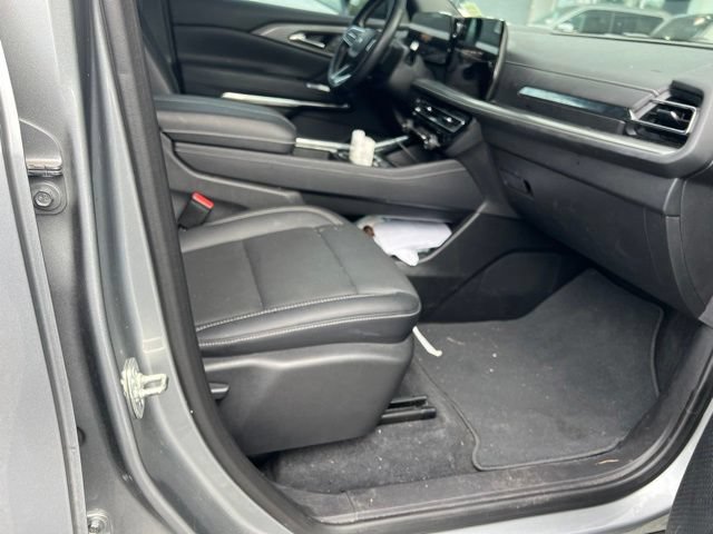 Used 2025 Chevrolet Traverse LT w/ Midnight/Sport Edition FWD image 10