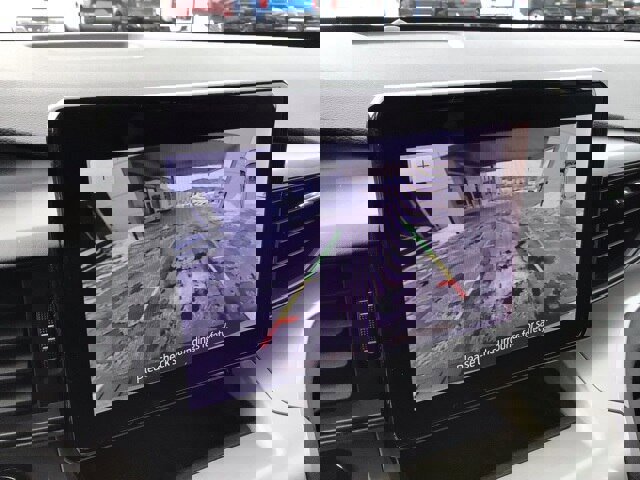 Certified 2023 Ford Explorer XLT w/ Class IV Trailer Tow Package image 15