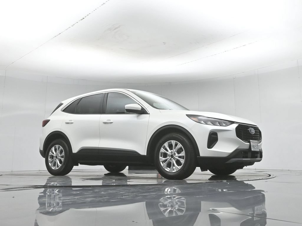 Certified 2023 Ford Escape Active w/ Tech Pack #2 FWD image 4