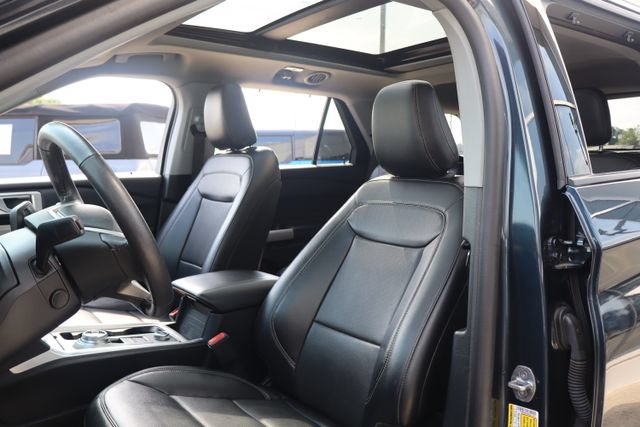 Certified 2024 Ford Explorer Limited w/ Limited Technology Package AWD/4WD image 18