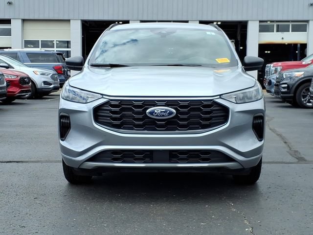 Certified 2023 Ford Escape ST-Line w/ Tech Pack #1 AWD/4WD image 2