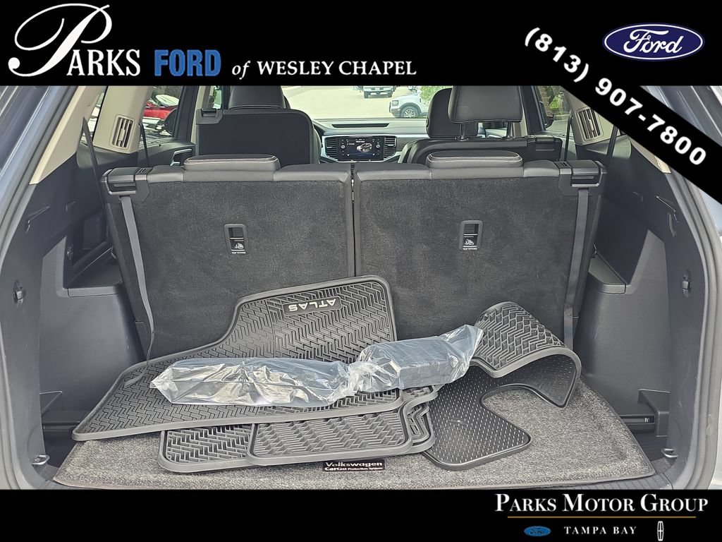 Used 2023 Volkswagen Atlas SE w/ Panoramic Sunroof Package FWD image 8