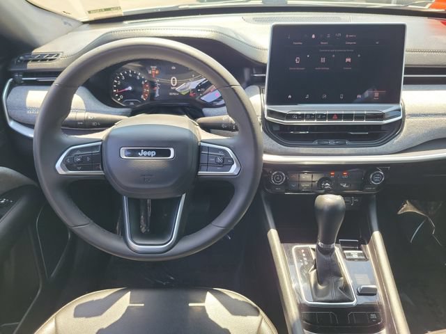 Used 2024 Jeep Compass Latitude AWD/4WD image 4