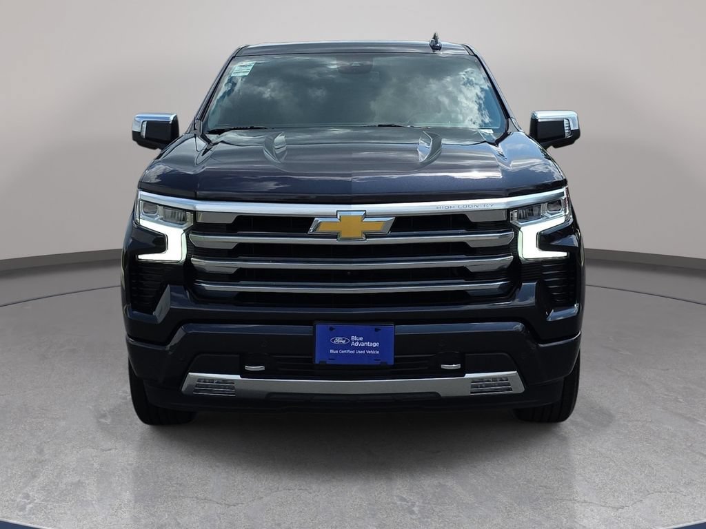 Used 2024 Chevrolet Silverado 1500 High Country w/ Z71 Off-Road Package AWD/4WD image 2