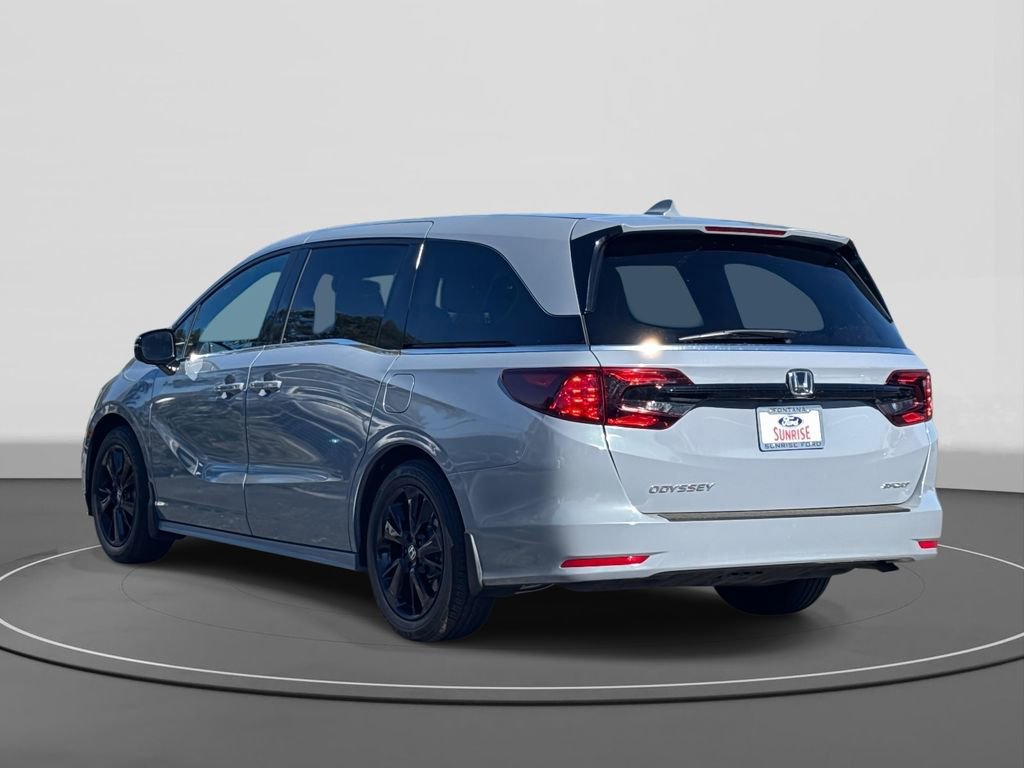 Used 2023 Honda Odyssey Sport image 2