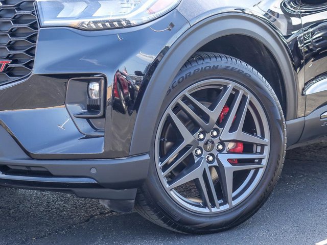 Certified 2025 Ford Explorer ST AWD/4WD image 4