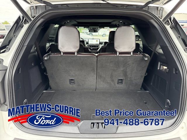 Certified 2025 Ford Explorer Platinum RWD image 14
