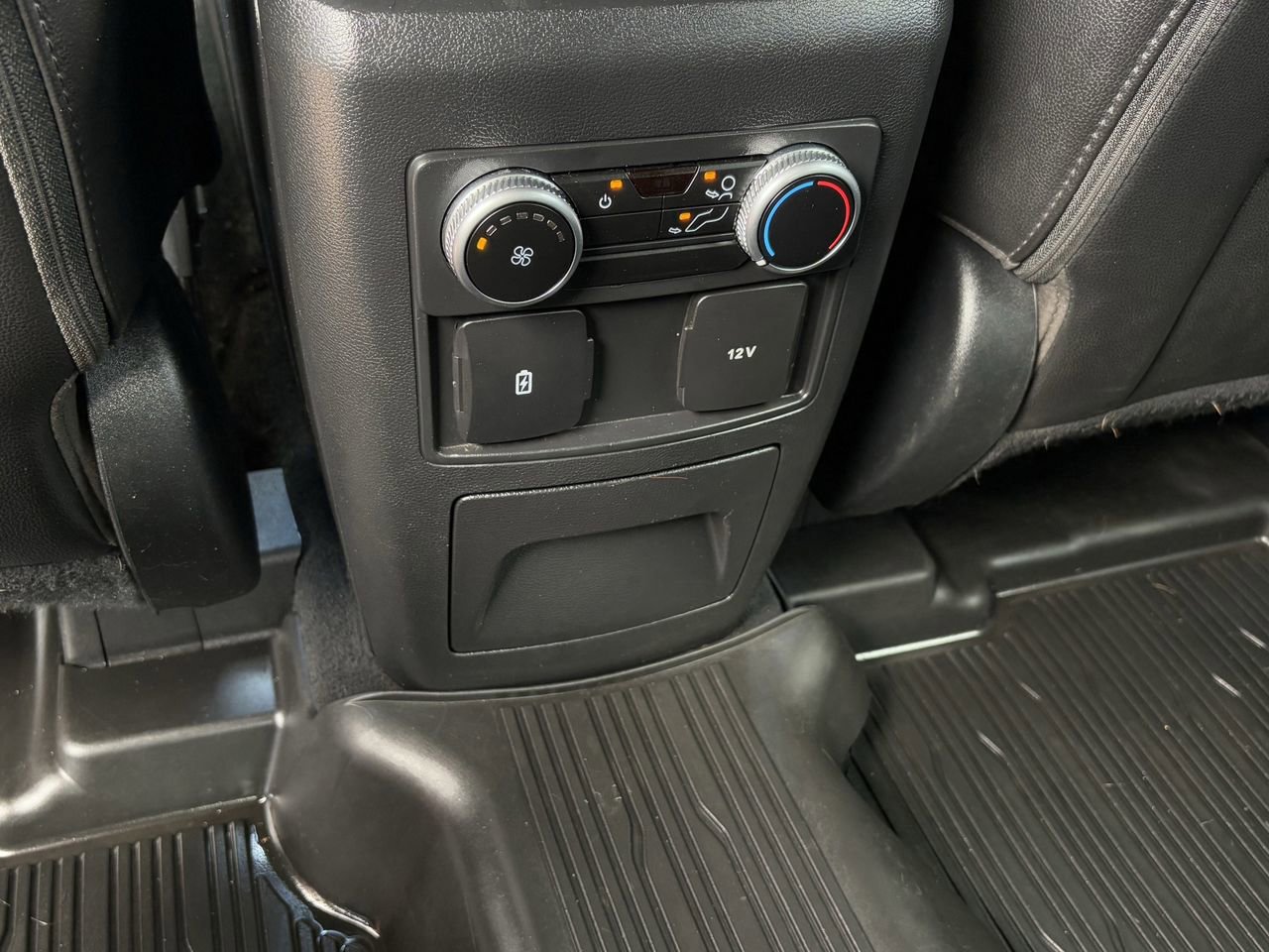 Certified 2022 Ford Explorer ST-Line w/ Class IV Trailer Tow Package image 22