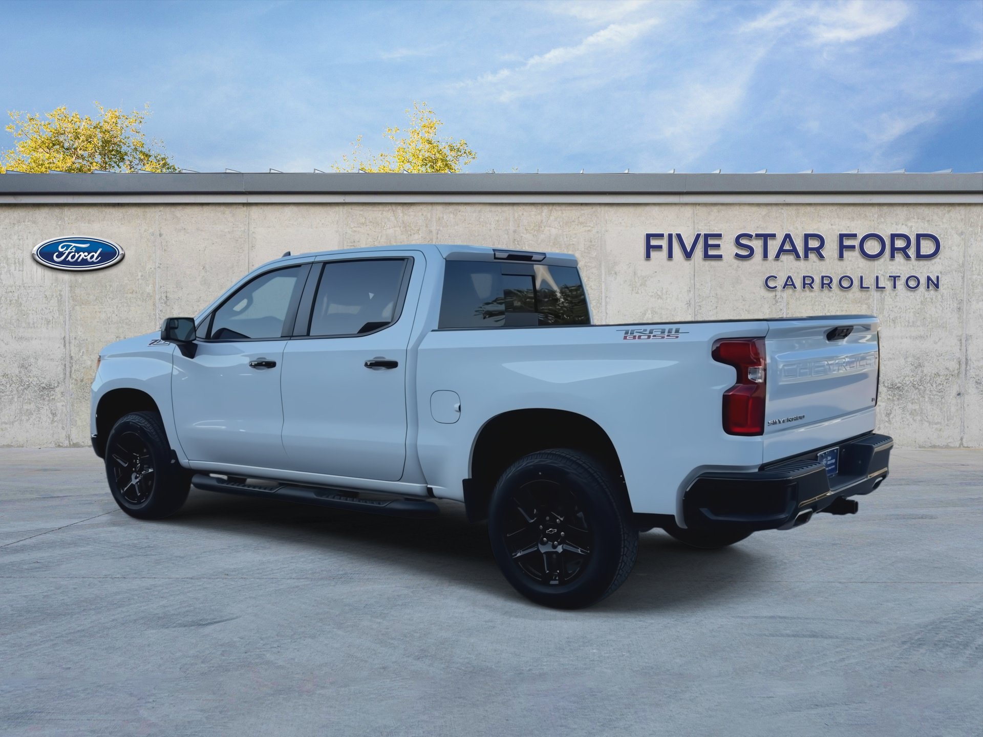 Used 2024 Chevrolet Silverado 1500 LT Trail Boss w/ Convenience Package II AWD/4WD image 6
