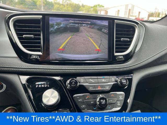 Used 2021 Chrysler Pacifica Touring-L w/ Uconnect Theater Family Group AWD/4WD image 17