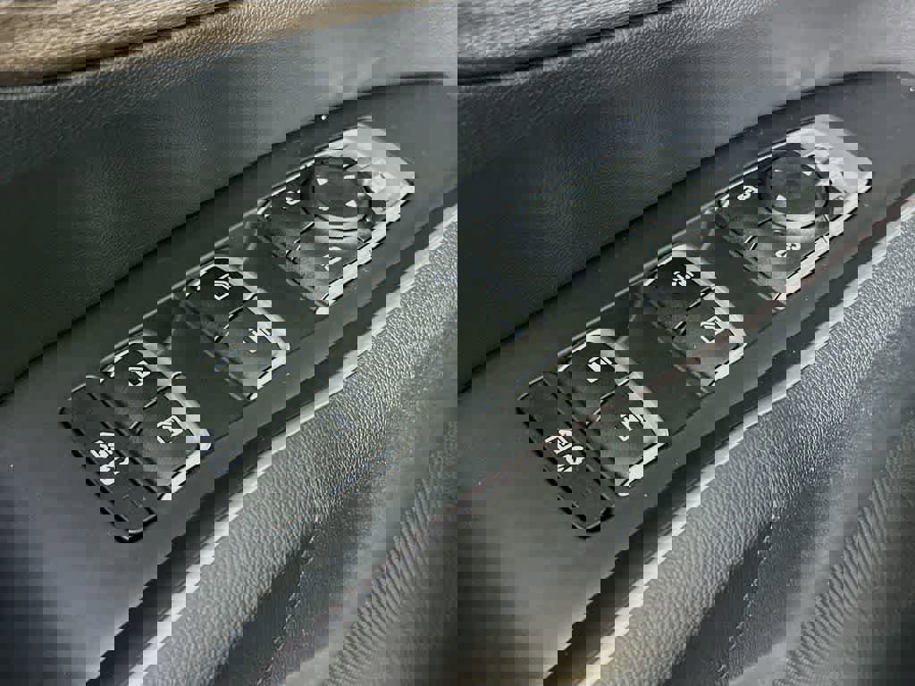 Used 2023 Kia Sorento EX w/ Panoramic Sunroof Package image 30