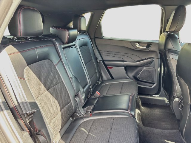 Certified 2025 Ford Escape ST-Line Select AWD/4WD image 26