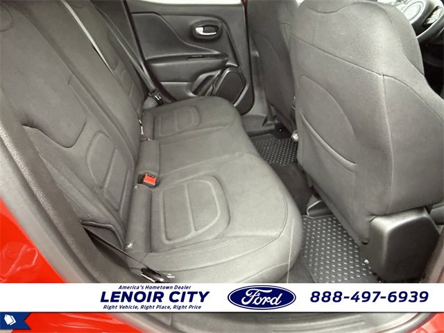 Used 2022 Jeep Renegade Latitude image 16