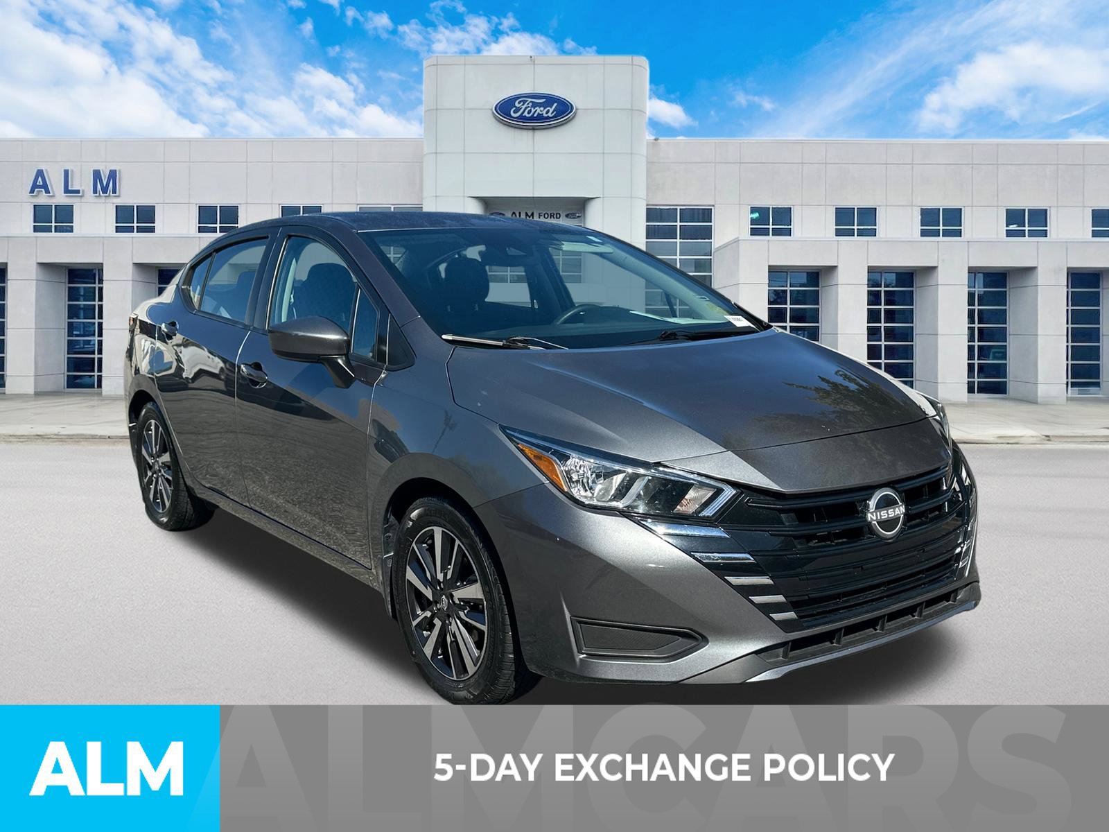 Used 2024 Nissan Versa SV w/ Trunk Package FWD image 3