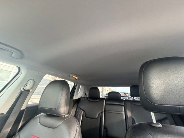 Used 2020 Jeep Compass Trailhawk AWD/4WD image 34