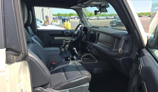 Certified 2025 Ford Bronco Badlands w/ Sasquatch Package AWD/4WD image 5