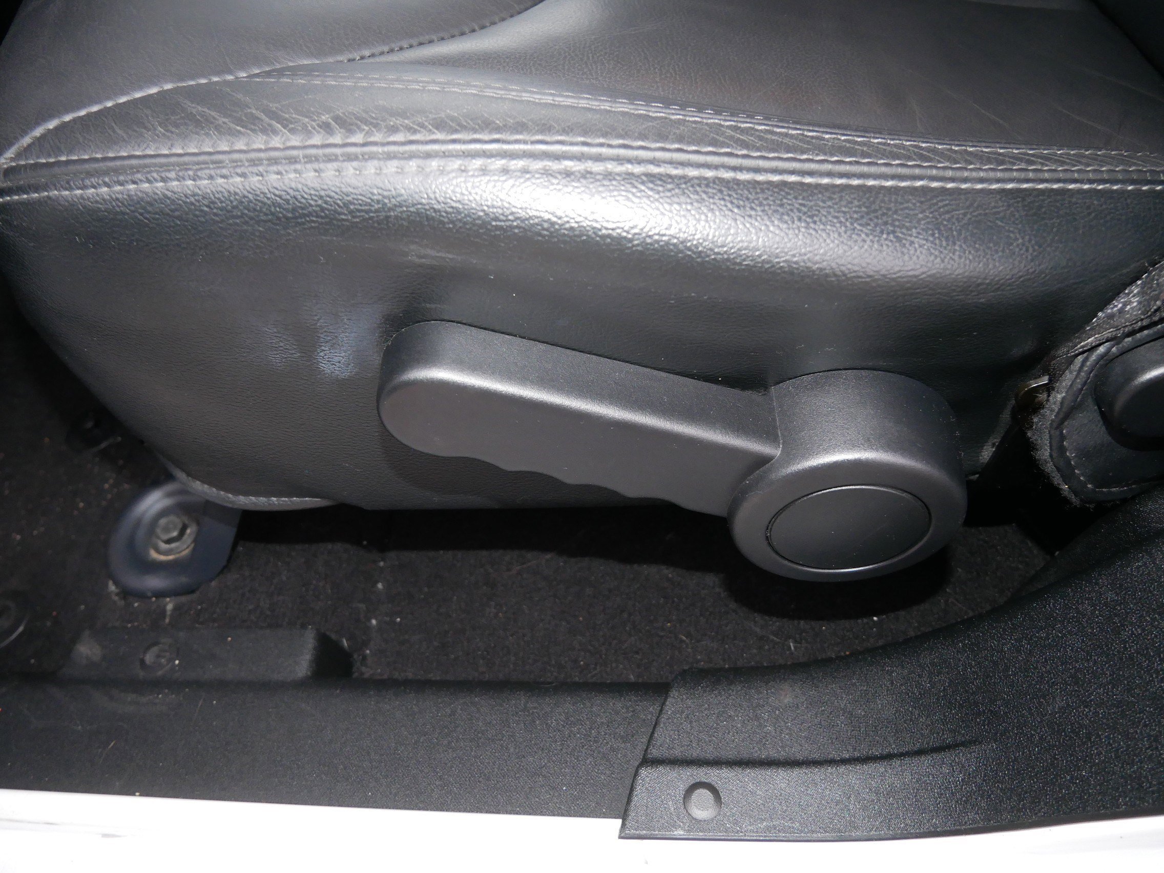 Used 2018 Jeep Wrangler Unlimited Sahara image 19