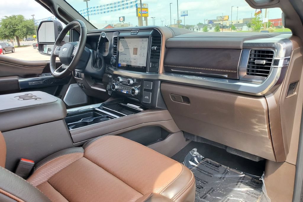 Certified 2025 Ford F250 King Ranch AWD/4WD image 15
